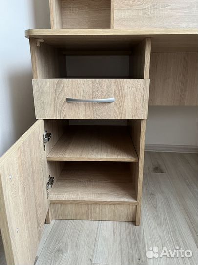 Письменный стол