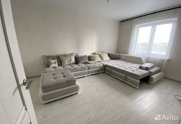 Угловой диван большой