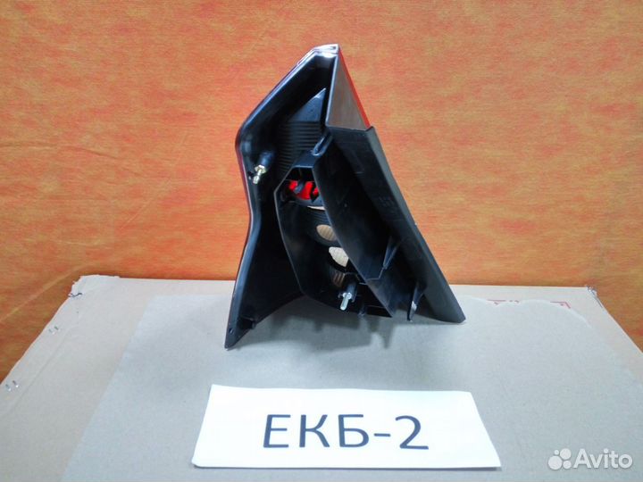 Фонарь правый Renault Sandero 1 2009-2014