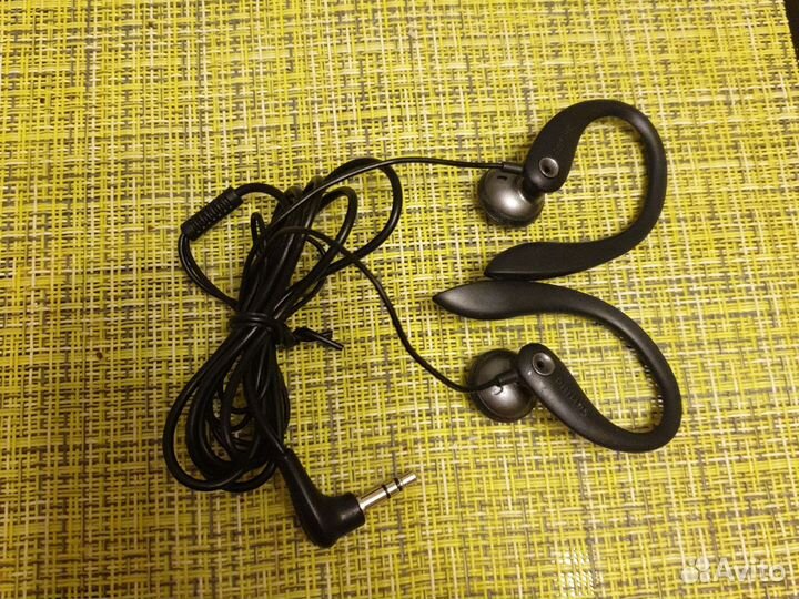 Проводные наушники