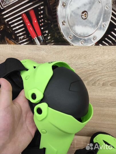 Мото наколенники