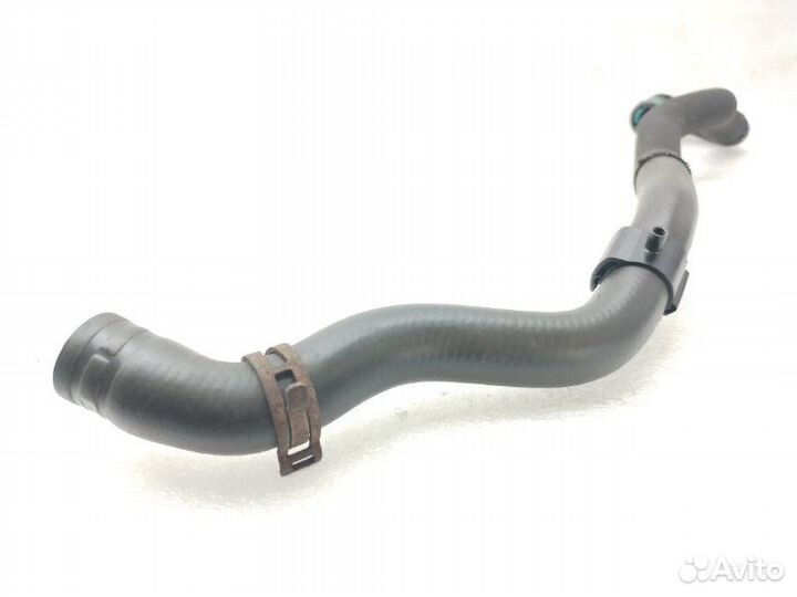 Патрубок системы охлаждения Land Rover Discovery 5