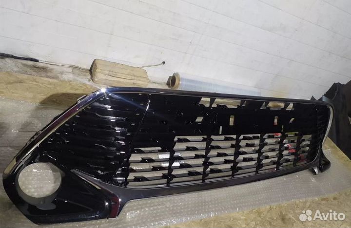 Camry 55- Решетка в бампер новая не оригинал