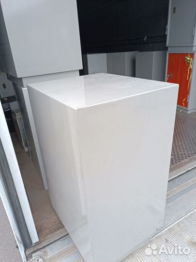 Шкаф (сейф) бухгалтерский SL- 65 и сейф переносной