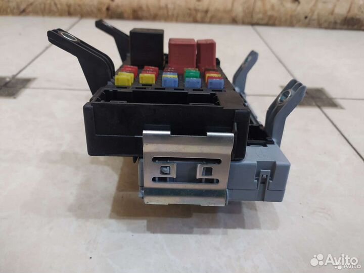 Блок предохронителей в салоне fiat Albea