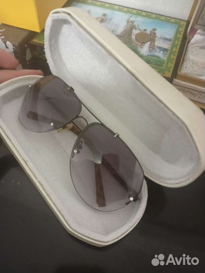 Солнцезащитные очки swarovski