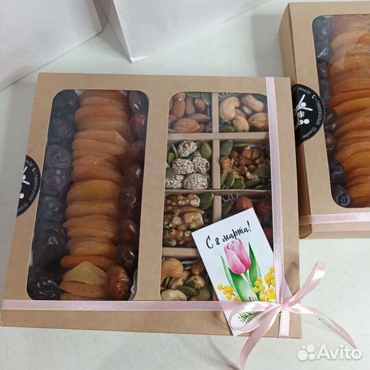 Подарочные наборы из орехов и сухофруктов