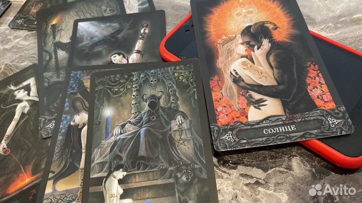 Расклад на таро картах и обычных