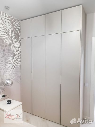 Шкаф в прихожую на заказ