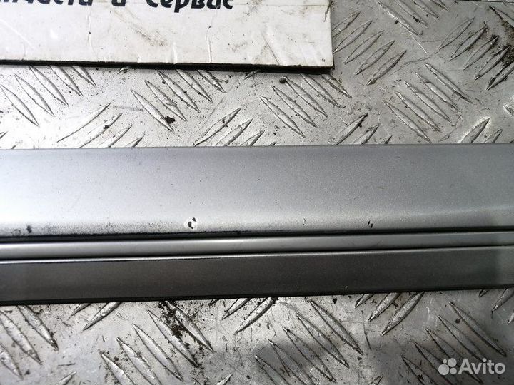 Молдинг задней левой двери Nissan Maxima A33