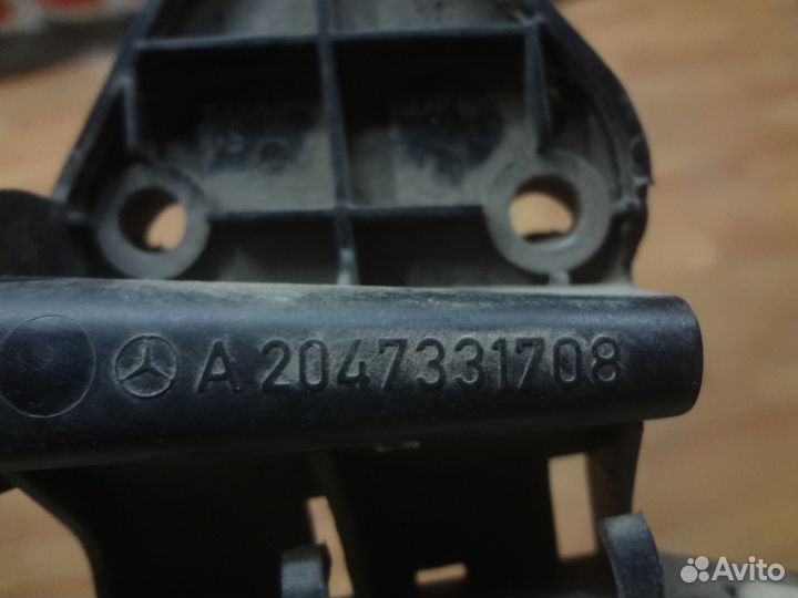 Замок задней двери Mercedes W212 W204