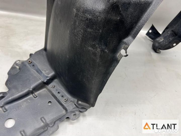 Подкрылок передний левый toyota prius