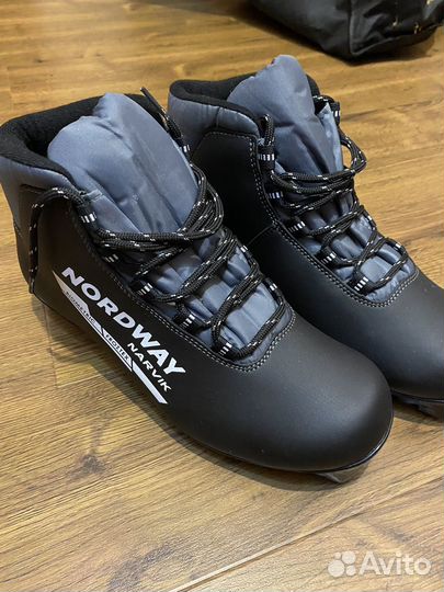 Лыжные ботинки