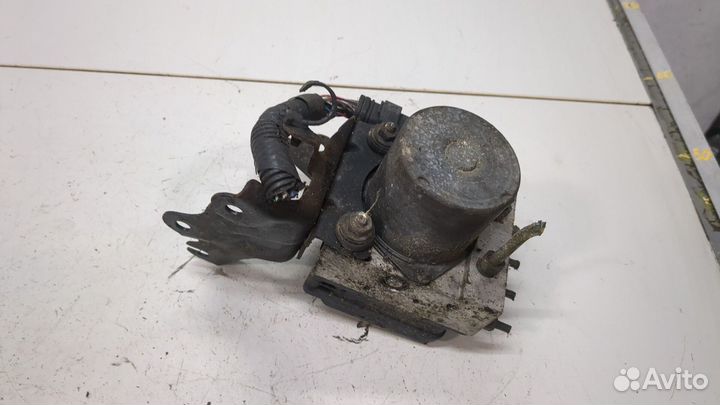 Блок абс, насос Toyota Avensis 3, 2009