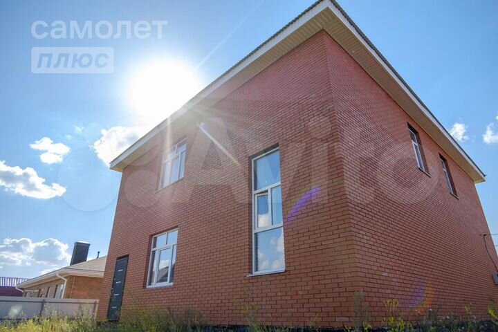 Коттедж 340,1 м² на участке 13,4 сот.