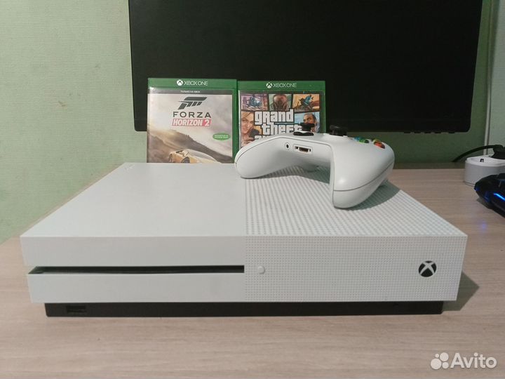 Xbox One s 1tb с играми