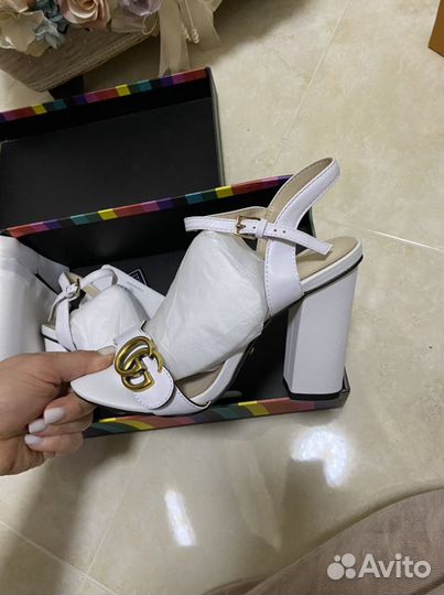 Босоножки Gucci 39
