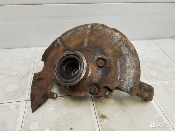 Кулак поворотный передний правый Лада Нива 21214