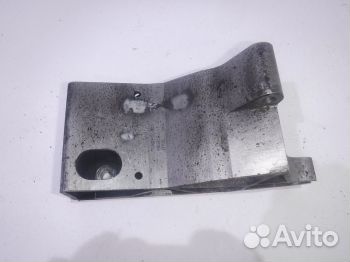 Кронштейн двигателя