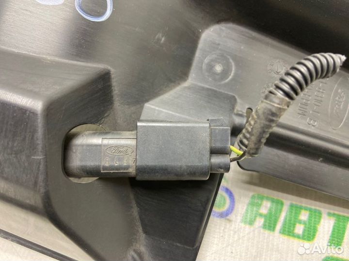 Дефлектор радиатора передний правый Ford C-Max DV6