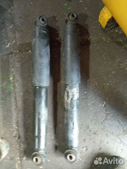 Стойки задние Hyundai grand Starex