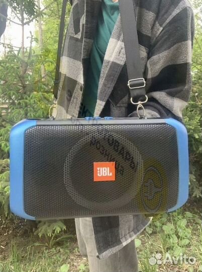 Портативная блютуз колонка Party Box go on цвет