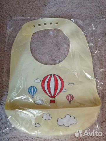 Силиконовый нагрудник с карманом