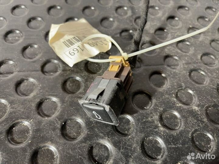 Кнопка открывания багажника Audi A6 C5 4B5 1999