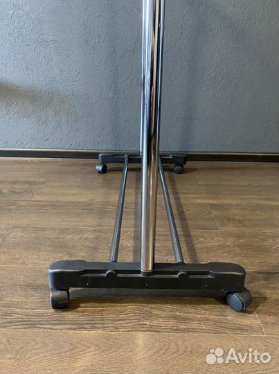 Штанга для одежды напольная регулир., на колесах