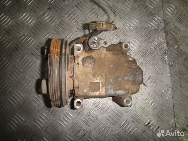 Компрессор кондиционера 323 BJ (98-03) 1,5 б/у