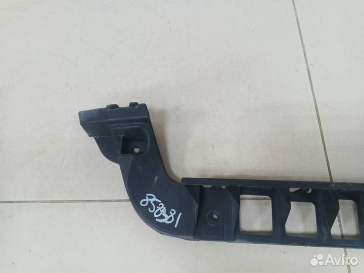 Направляющая заднего бампера левая Skoda Octavia A7 2013