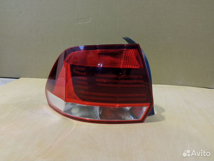 Фонарь задний левый VW Polo 5