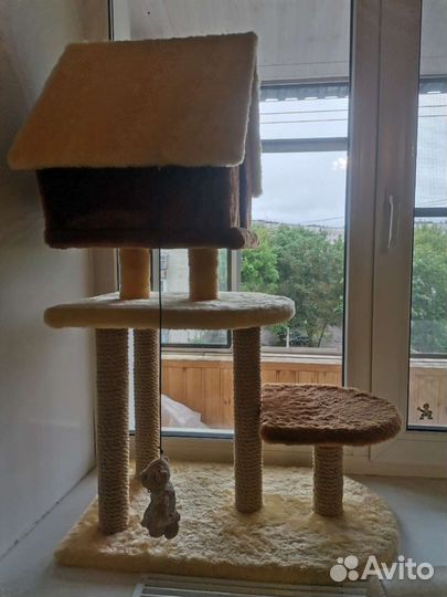 Домик для кошки с когтеточкой