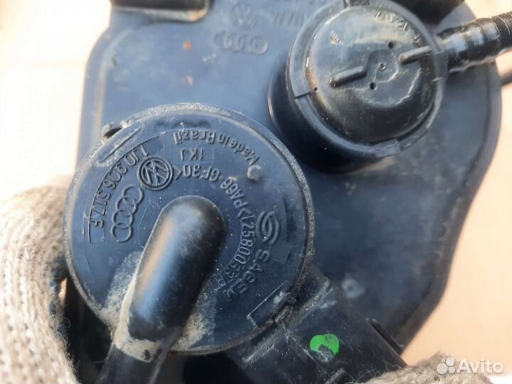 Абсорбер топливный Skoda Octavia A4 Audi A3