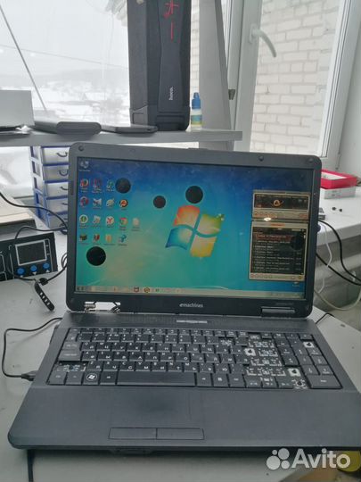 Ноутбук emachines e727