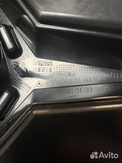 Новая эмблема Mercedes A0008880100
