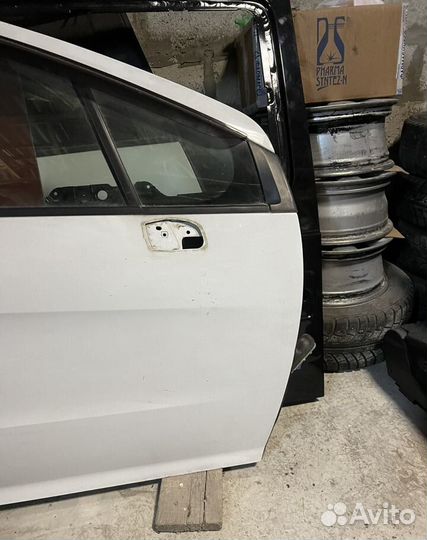 Дверь правая передняя Peugeot 408