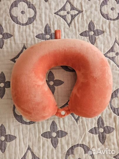 Подушка для шеи в авто