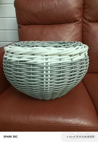 Кашпо садовое из ротанга