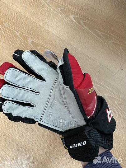 Хоккейные перчатки bauer