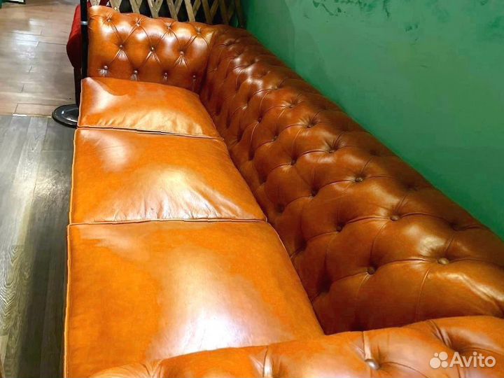Диван кожаный честер