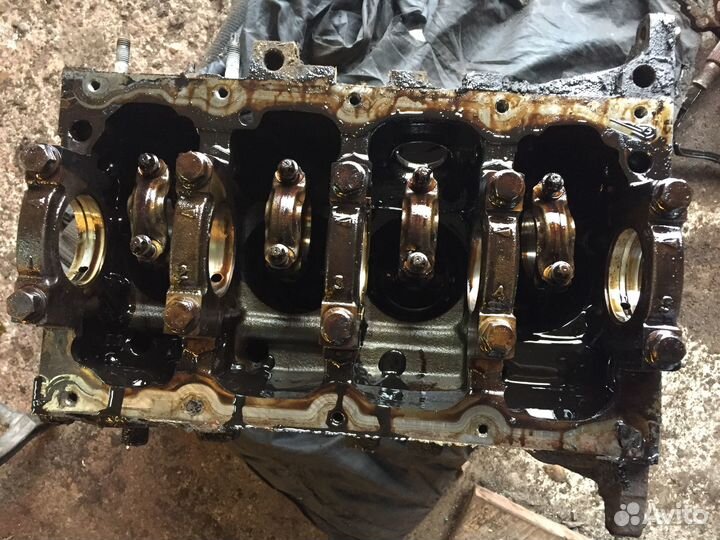 Блок двигателя Форд Фокус Ford Focus 1 1,8 Zetec-E