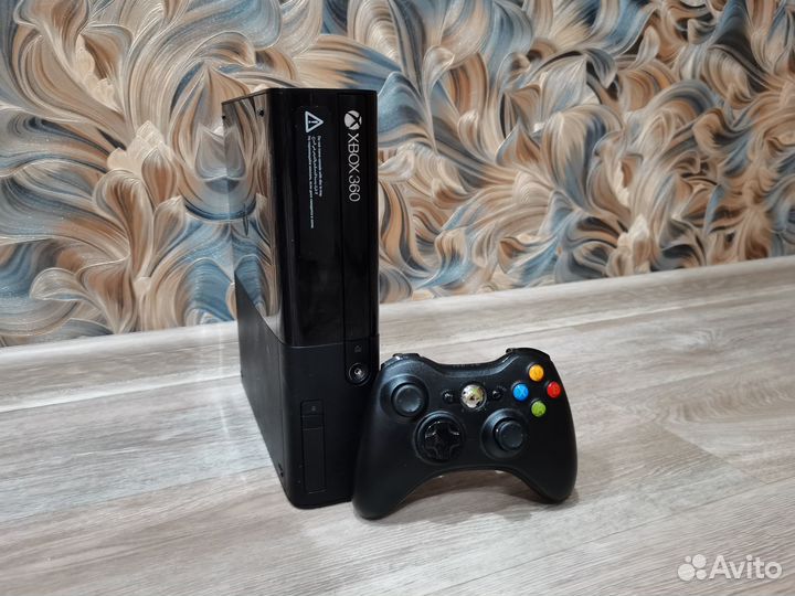 Xbox 360 Elite 320Gb + 9 Игр