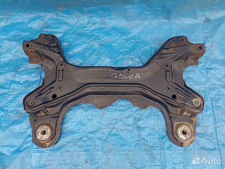 Подрамник Skoda Octavia A4