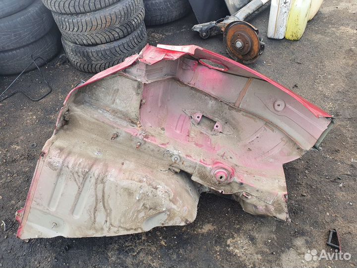 Крыло заднее правое четверть Citroen C4 хетчбек с4