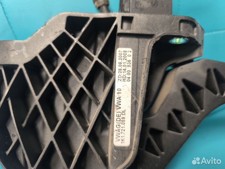 Педаль сцепления seat Leon 2 в сборе