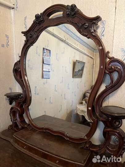 Антикварное трюмо с зеркалом