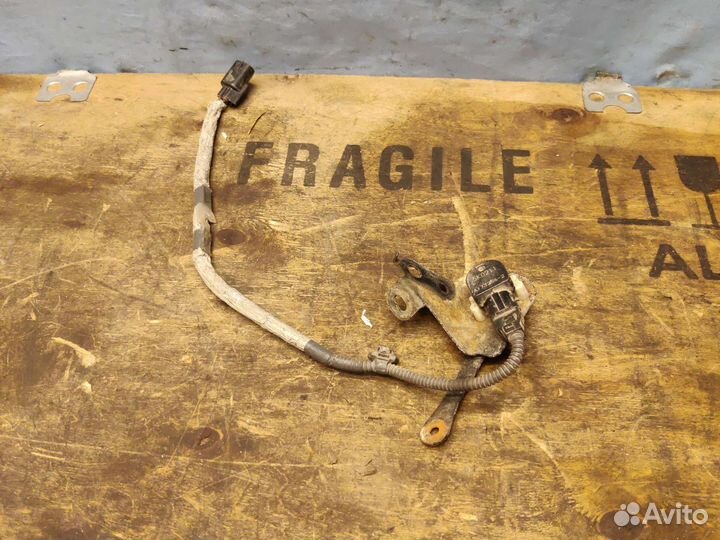 Датчик уровня подвески Toyota LC200 2016г