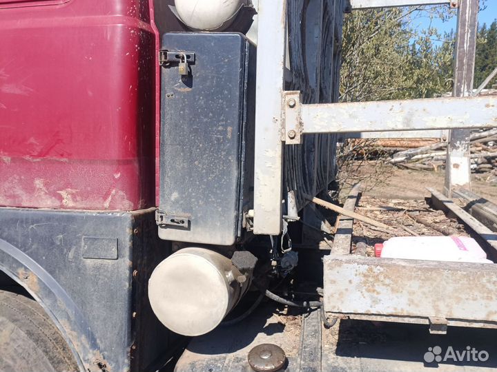 МАЗ 6303А8-328 с КМУ, 2011