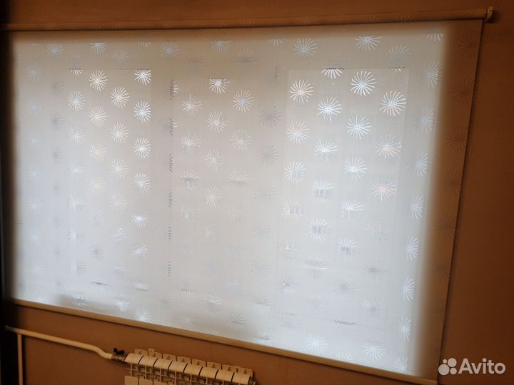 Рулонная штора большая б/у